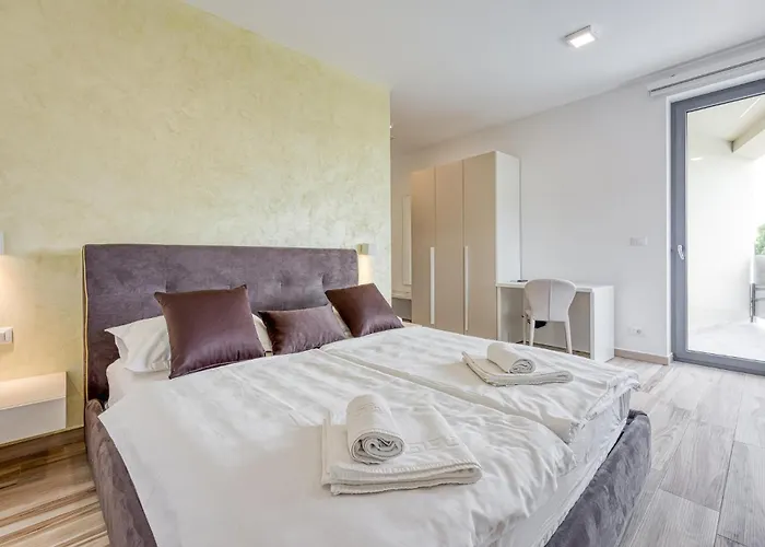 Speranza Vikendica Kucici